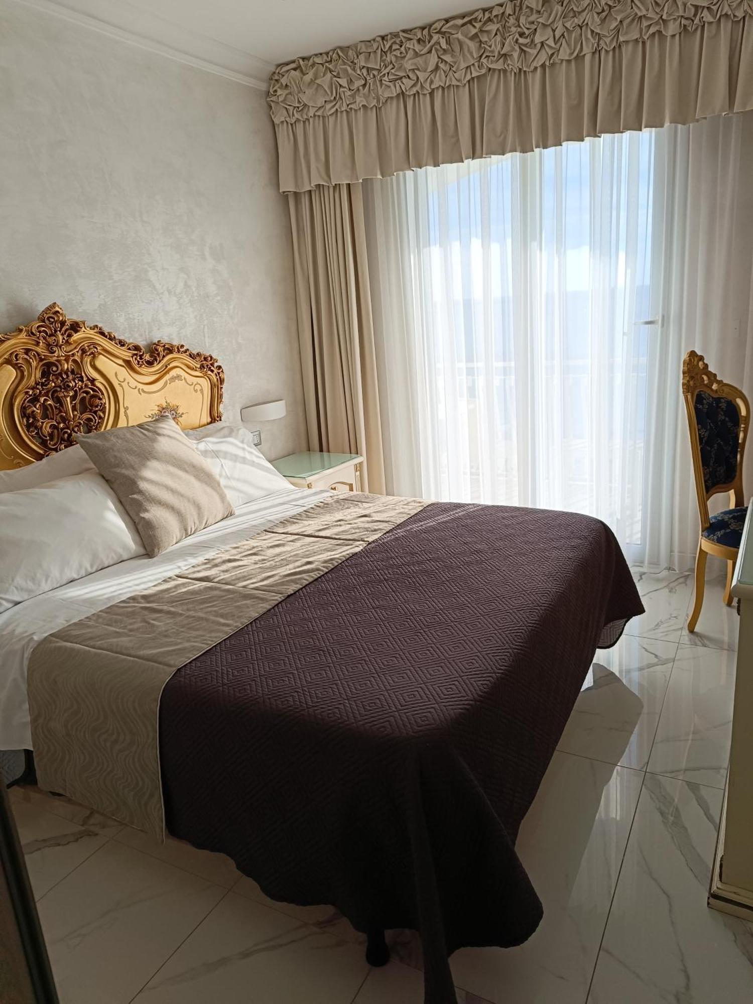 פורטו צ'זראו Hotel Paradise מראה חיצוני תמונה